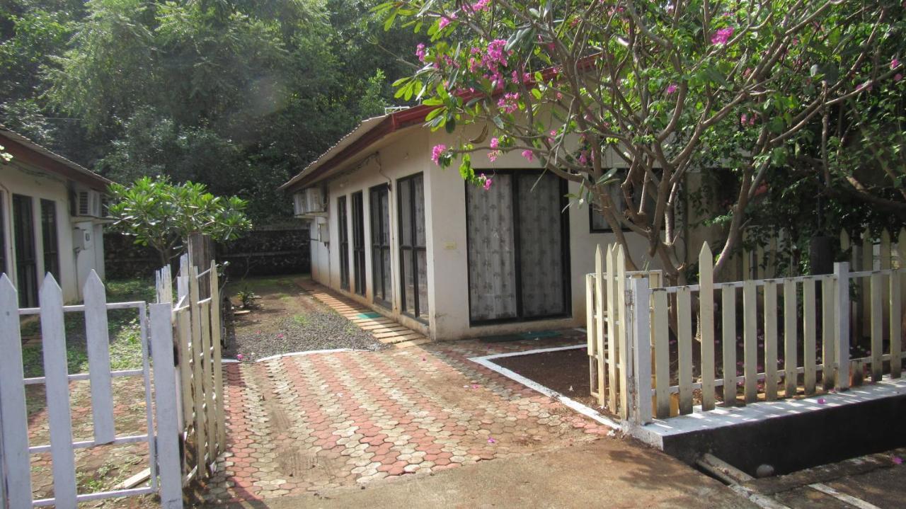 Retreat Chalets, The Nest, At Sparsh Resorts, Karjat Exterior foto